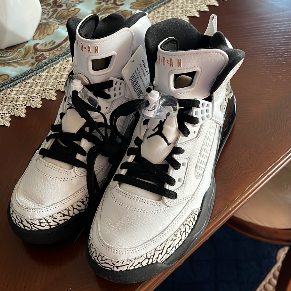 Jordan Spizike 270
